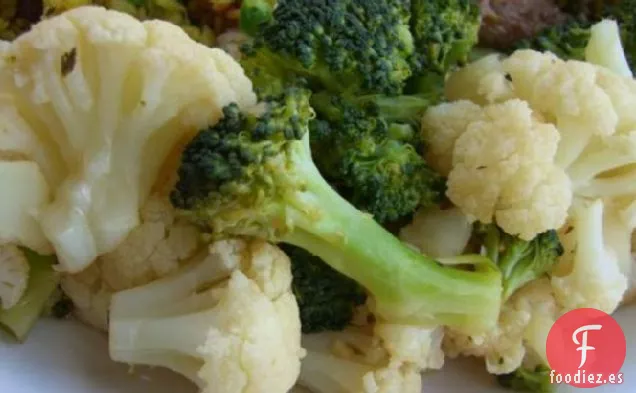 Brócoli o Coliflor con un aderezo de Limón y Soja