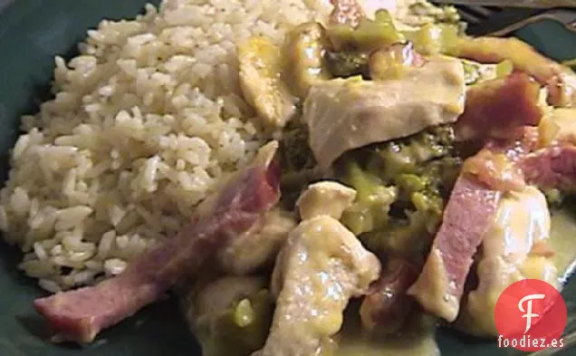 Cazuela de Brócoli de Pollo con Cordón Azul