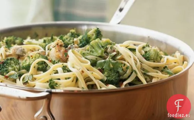 Linguini con Almeja Blanca y Salsa de Brócoli