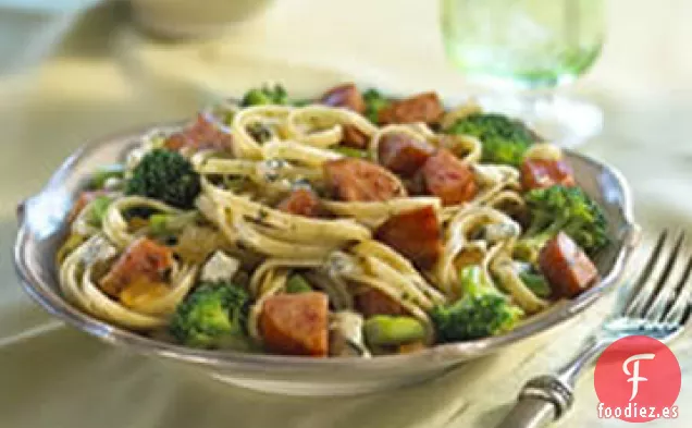 Linguini de Kielbasa y Brócoli