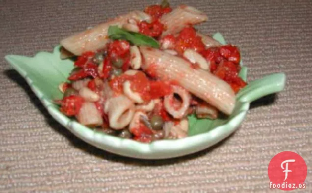 Corbatas De Lazo Vestidas Con Salsa De Tomate Secada Al Sol Sin Cocinar