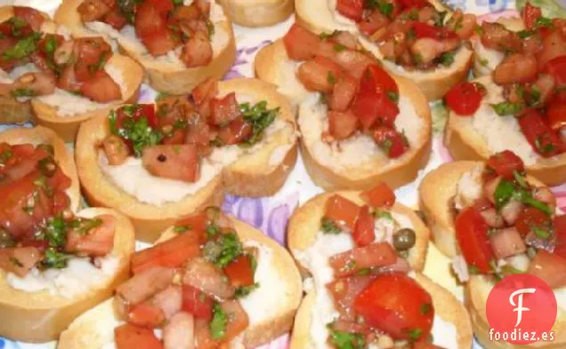 Paté de Frijoles Blancos con Salsa de Tomate