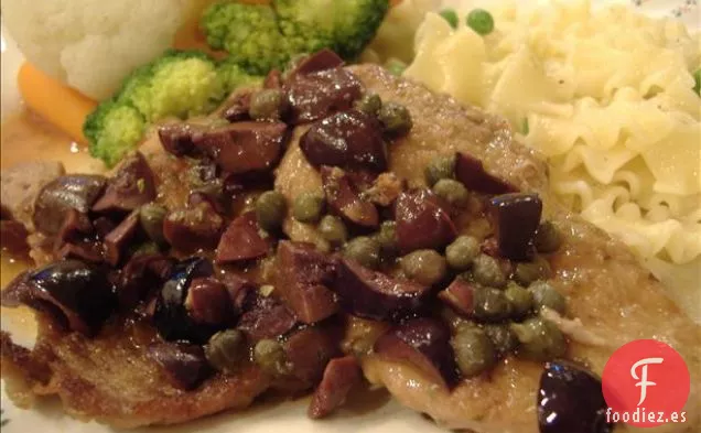 Medallones de Cerdo Con Salsa de Alcaparras y Aceitunas
