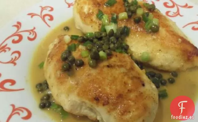Pollo Con Costra De Queso Parmesano Y Alcaparras