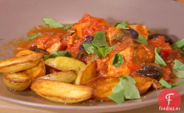 Puttanesca de Lubina Rayada con Patatas Alevines Chamuscadas