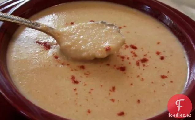 Sopa Cremosa de Coliflor con Queso