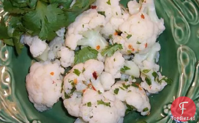 Coliflor Con Vinagreta de Lima y Pimiento Picante