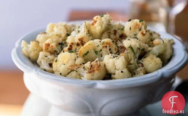 Coliflor Asada con Hierbas Frescas y Parmesano