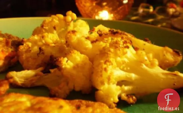 Coliflor Asada en Sartén Con Piñones, Ajo y Romero