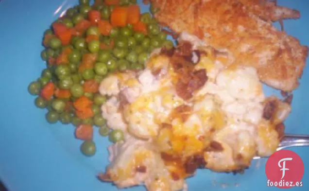 Cazuela Cremosa de Coliflor Con Tocino y Queso Cheddar