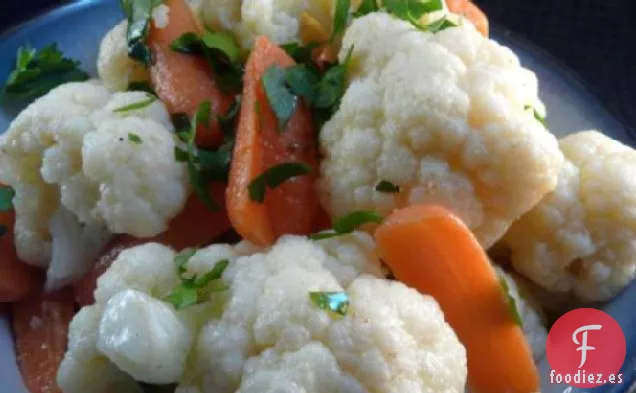 Ensalada de Coliflor y Zanahoria Marinada con Comino