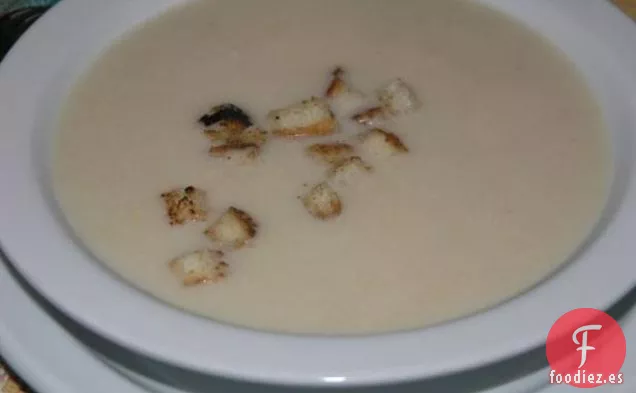 Sopa Cremosa de Coliflor con Queso