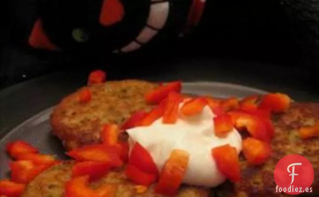 Pasteles de Habas Con Pimientos Rojos Cortados en Cubitos y Yogur