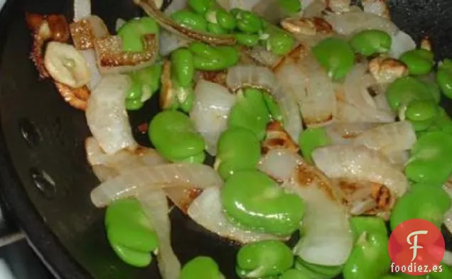 Cebollas Caramelizadas y Habas (Habas)