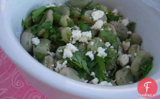 Habas Bajas en Grasa Con Perejil y Queso Feta