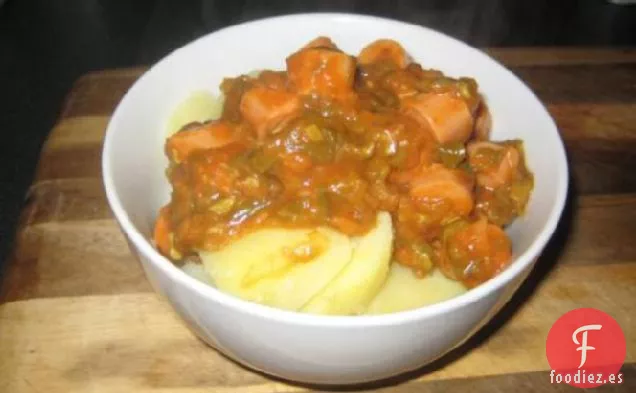 Perritos Calientes y Frijoles
