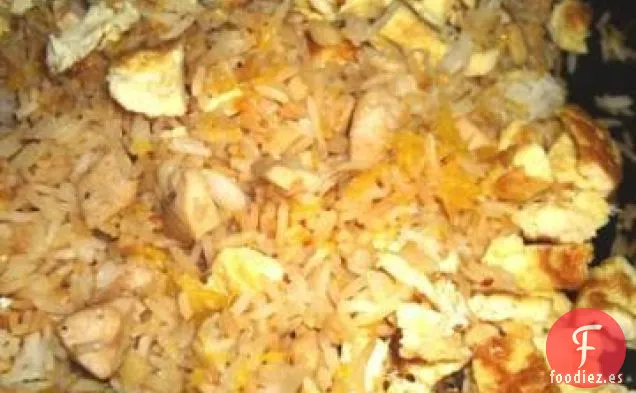 Arroz Frito con Pollo y Macadamia