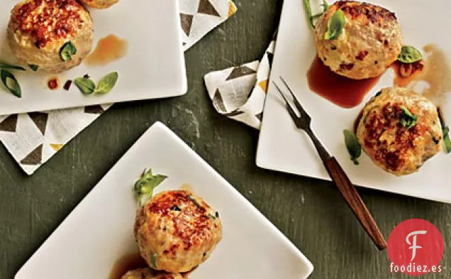 Albóndigas de Pollo con Albahaca y Salsa Ponzu