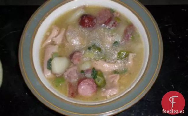 Pollo Estofado Con Salchicha Andouille