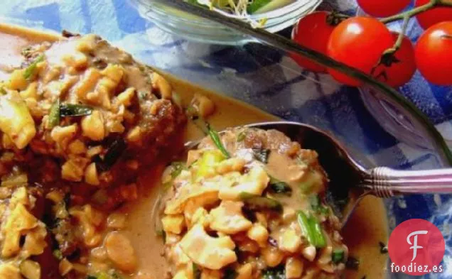 Empanadas De Carne Con Salsa Tailandesa