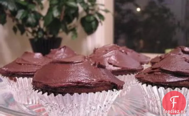Cupcakes con Chispas de Chocolate y Mantequilla de Maní con Glaseado de Chocolate