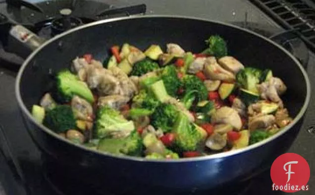 salteado de pollo con verduras mixtas congeladas
