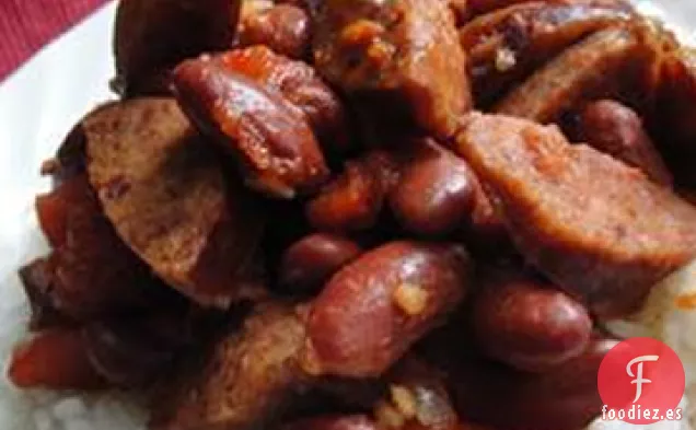 Salchichas Ahumadas y Frijoles Rojos