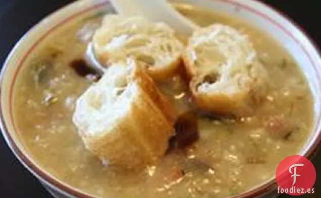 Congee de Arroz con Huevo y Cerdo Century