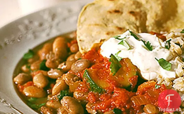 Arroz Integral con Frijoles y Salsa Roja