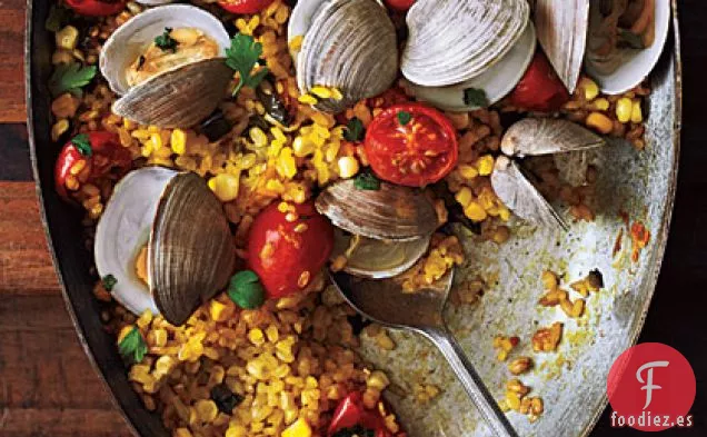 Paella con Poblanos, Maíz y Almejas