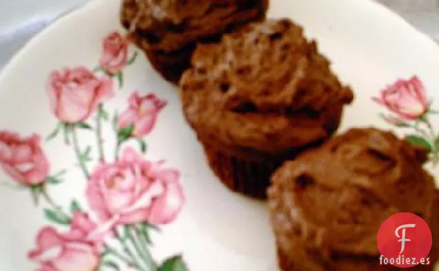Cupcakes de Terciopelo Rojo Con Queso Crema de Menta y Chocolate Blanco F