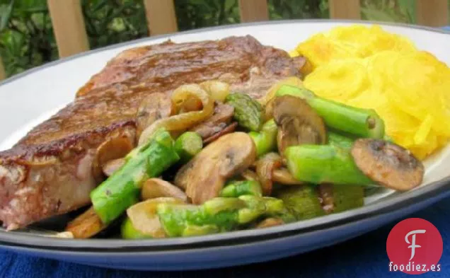 Espárragos Asados, Cebollas y Champiñones