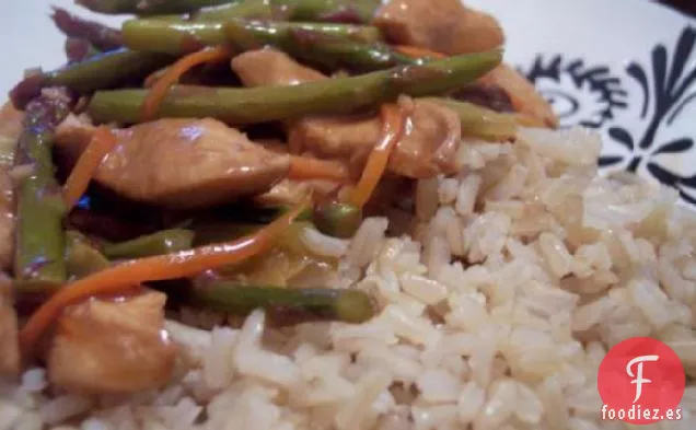 Salteado de Pollo al Limón y Espárragos