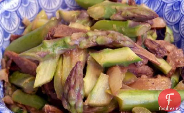 Espárragos Salteados Con Setas Shiitake