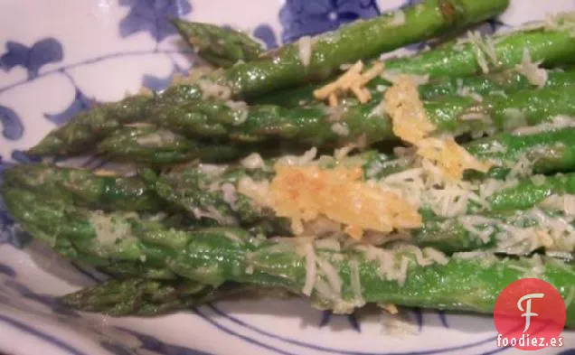 Espárragos Con Corteza De Parmesano
