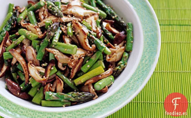 Salteado de Espárragos y Shiitake
