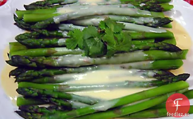 Espárragos Con Salsa De Queso