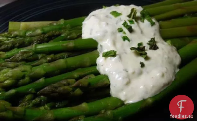 Espárragos Con Salsa De Menta Azafrán