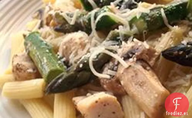 Penne con Pollo y Espárragos