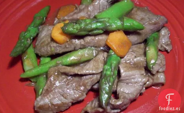 Espárragos a la Parrilla y Patatas Nuevas