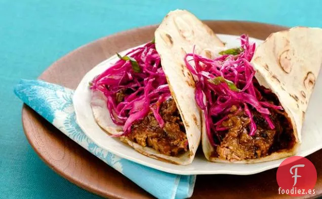 Tacos De Pechuga Con Col Roja