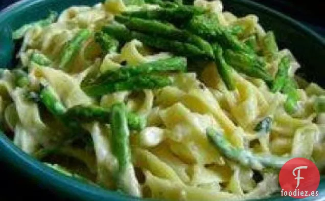 Penne Con Espárragos y Salsa de Crema