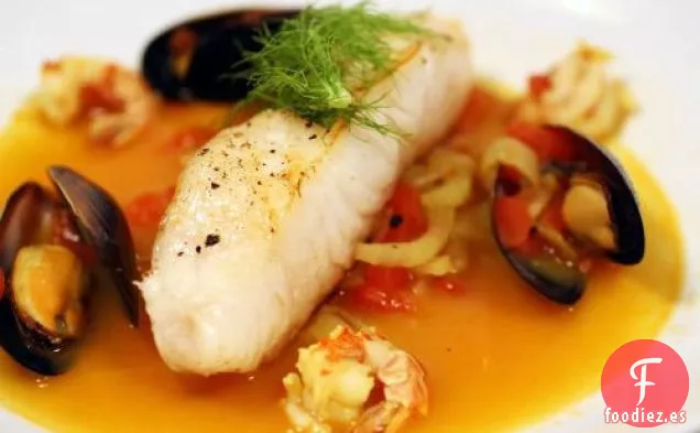 Francés en un instante: Lubina Chilena con Caldo de Bouillabaisse