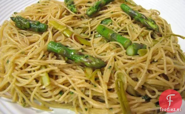 Linguini con Jamón y Espárragos