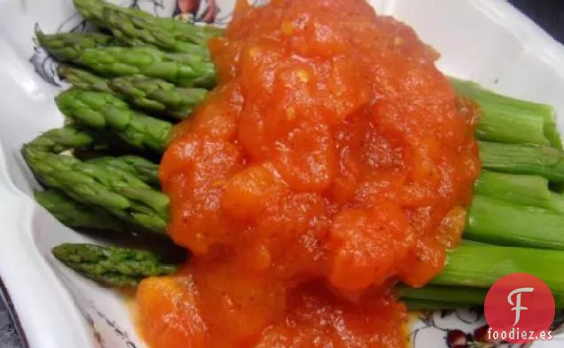Espárragos Con Vinagreta De Tomate Caliente