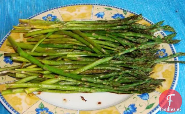 Sopa de espárragos y limón