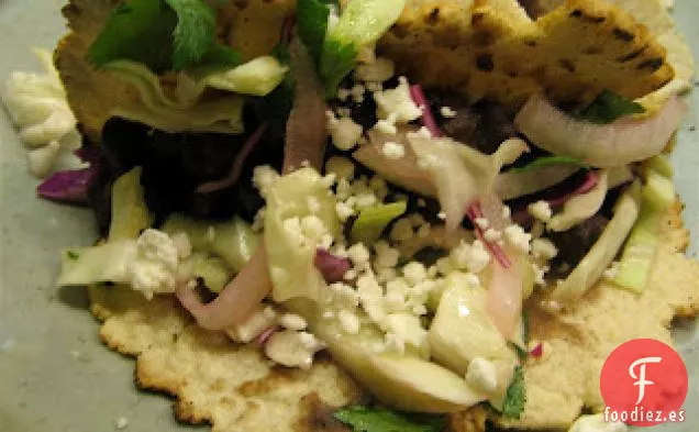 Tacos Crujientes De Frijoles Negros Con Queso Feta Y Repollo