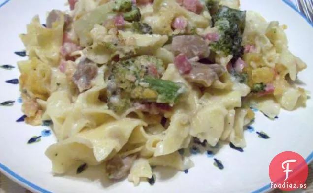 Cazuela de Fideos con Espárragos y Jamón Rico y con Queso
