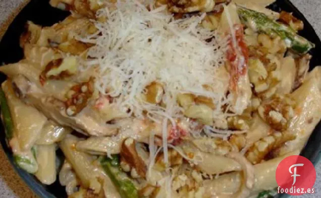 Penne Cremini With Con Tomates Secados al Sol y Nueces