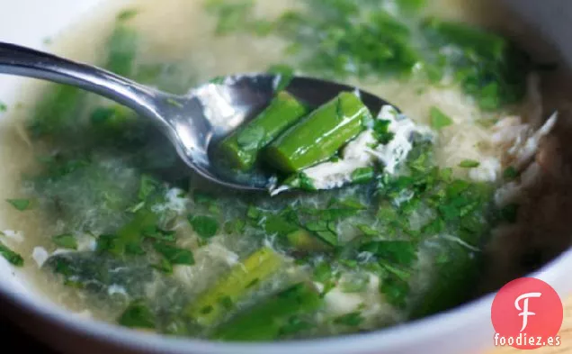 Cena de Esta Noche: Sopa de Cangrejo de Espárragos (Sup Mang Tay Cua)